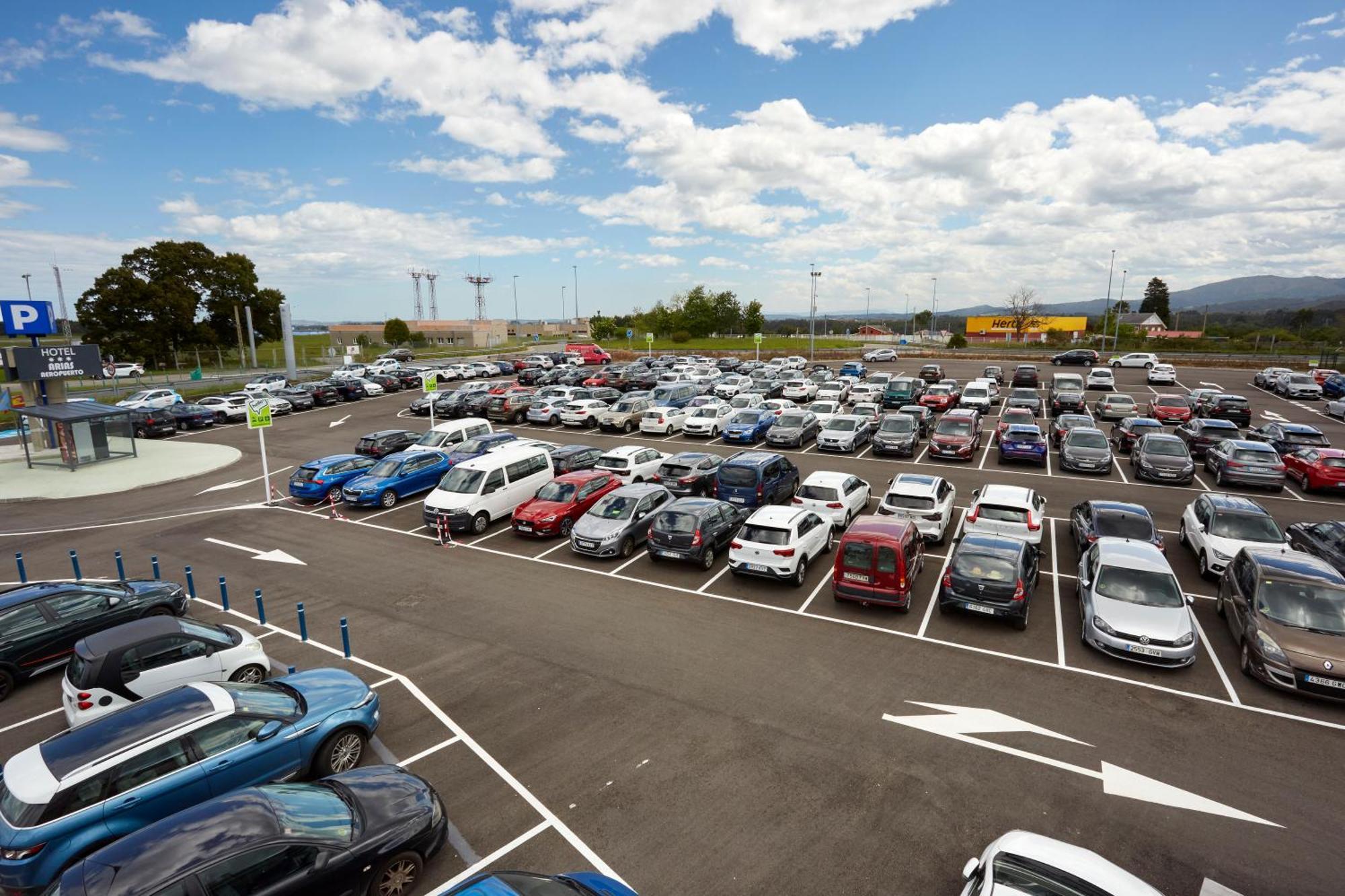 Hotel Arias Aeropuerto Santiago Del Monte ภายนอก รูปภาพ