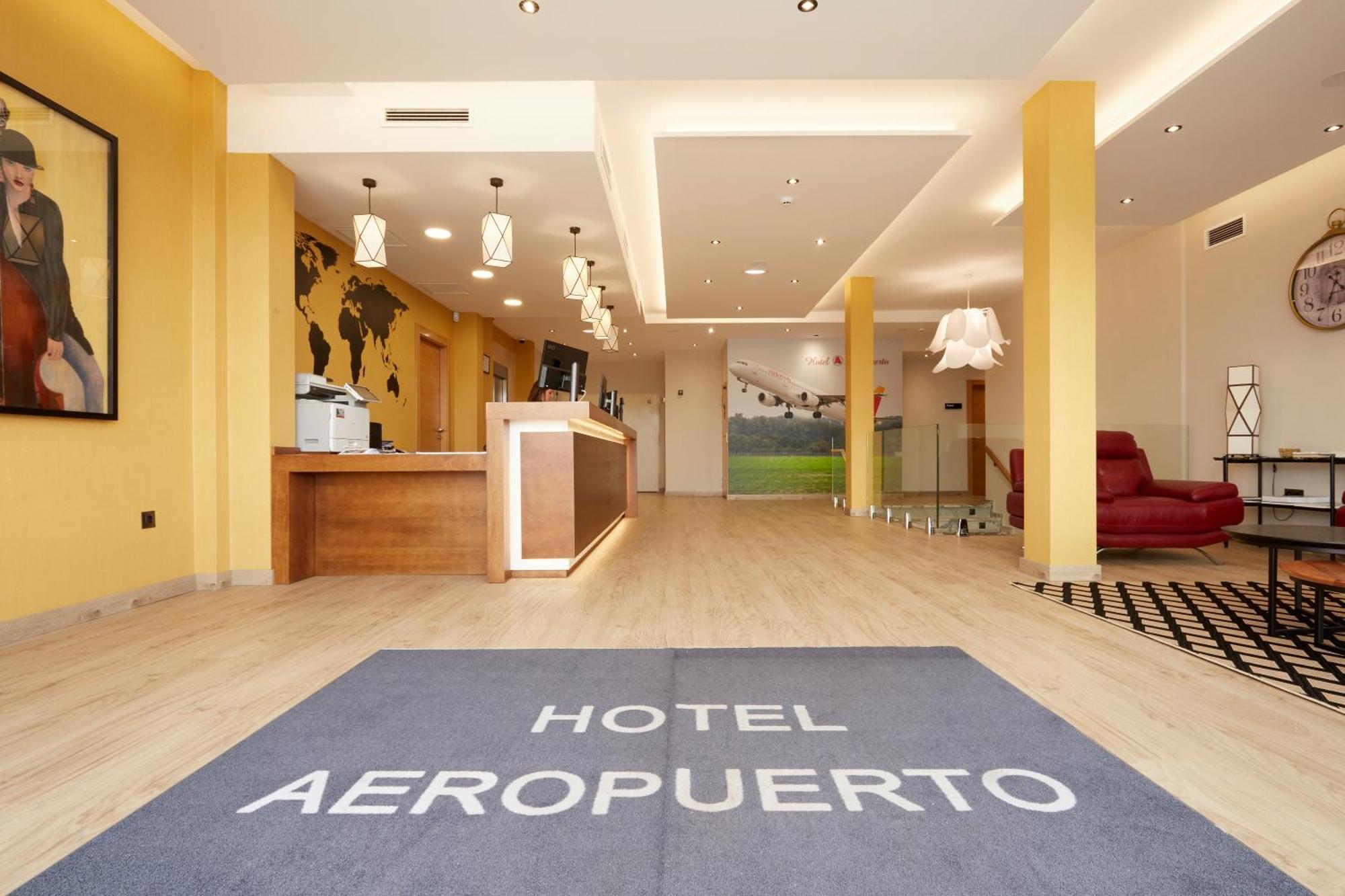 Hotel Arias Aeropuerto Santiago Del Monte ภายนอก รูปภาพ